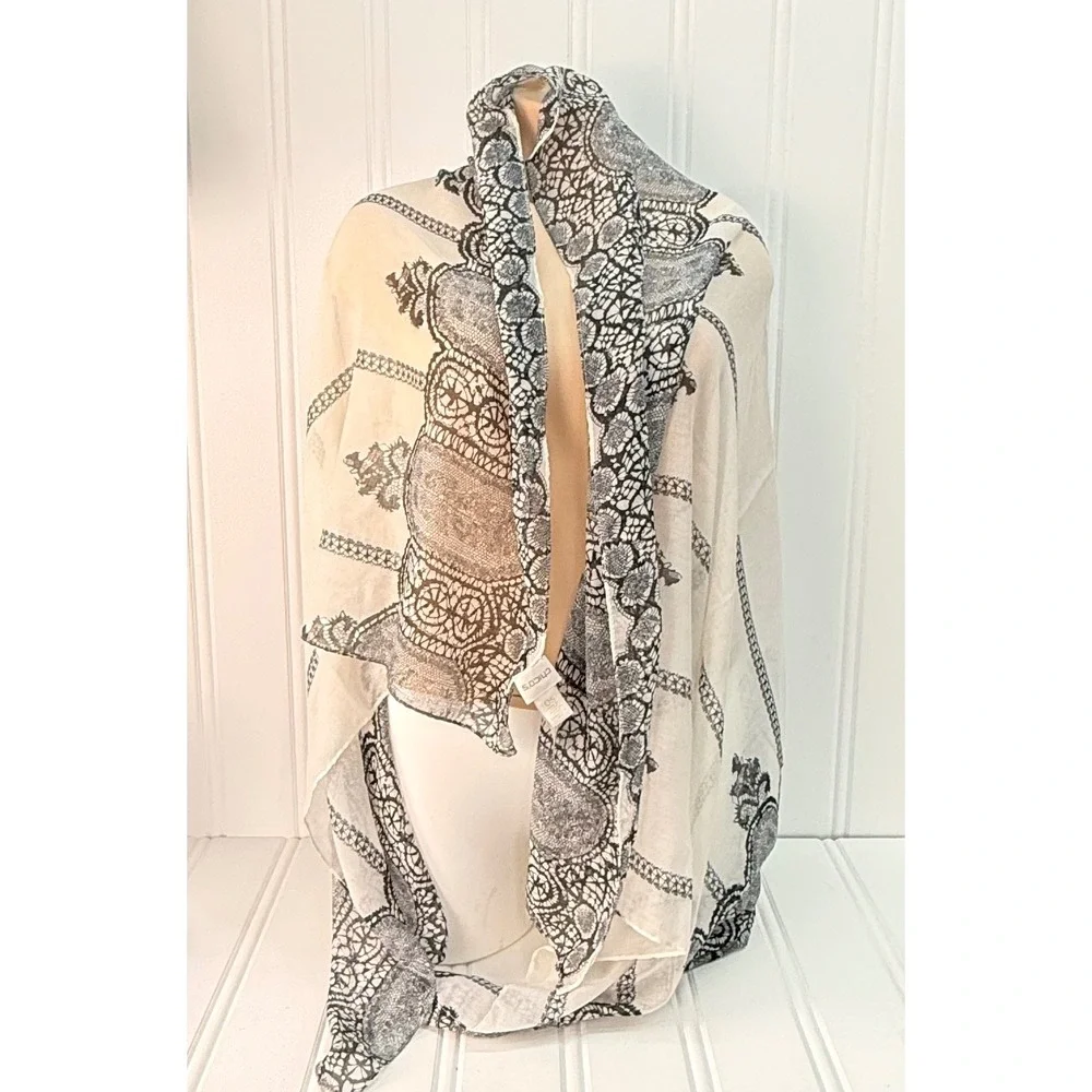 Chico's‎ Scarf Wrap Women OS White Black Lace Print Lightweight Shawl Classic